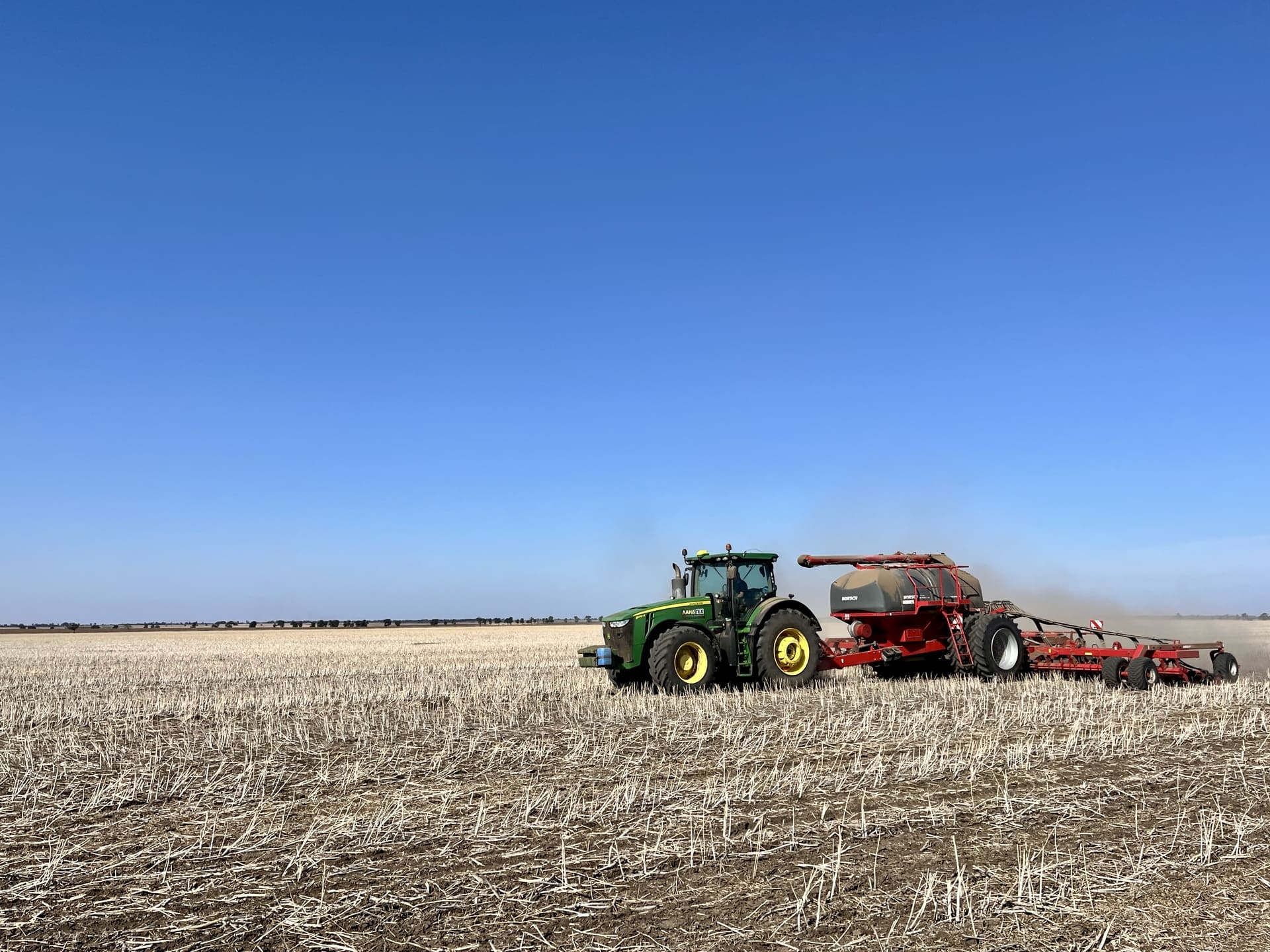 ГОСПОДАРСТВА TEKOM AGRO GROUP РОЗПОЧАЛИ ПОСІВ ОЗИМОГО ЯЧМЕНЮ
