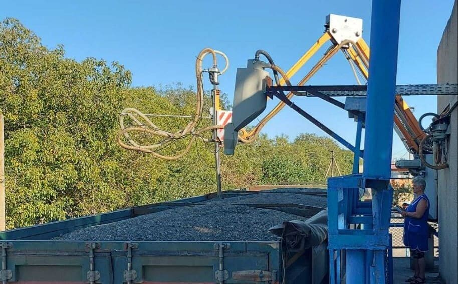 НА ЕЛЕВАТОР TEKOM AGRO GROUP ПІШОВ СОНЯШНИК НОВОГО УРОЖАЮ