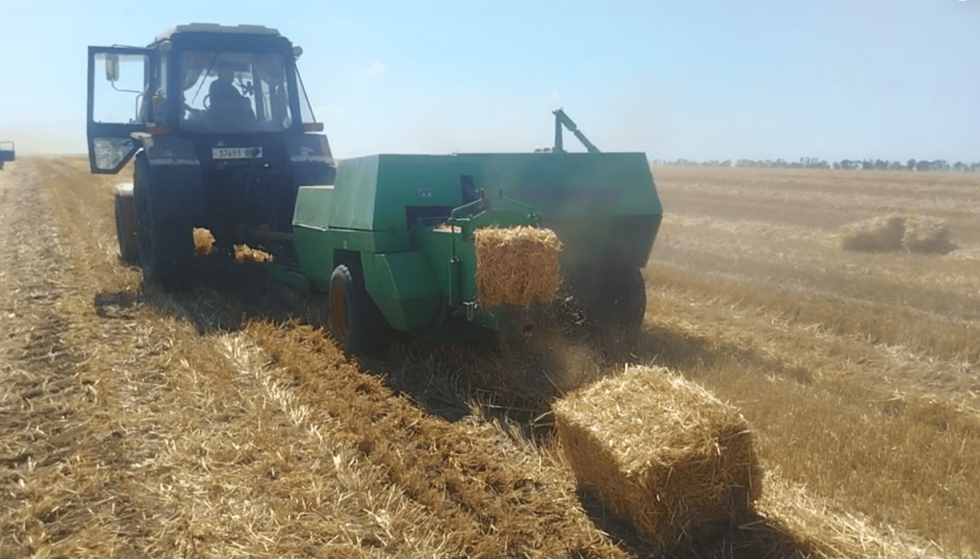 ТЮКУВАННЯ СОЛОМИ ДЛЯ ПАЙОВИКІВ