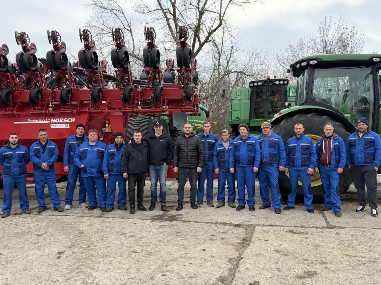 СІЛЬГОСПТЕХНІКА, У ТРЬОХ ВІДДІЛЕННЯХ ТОВ 